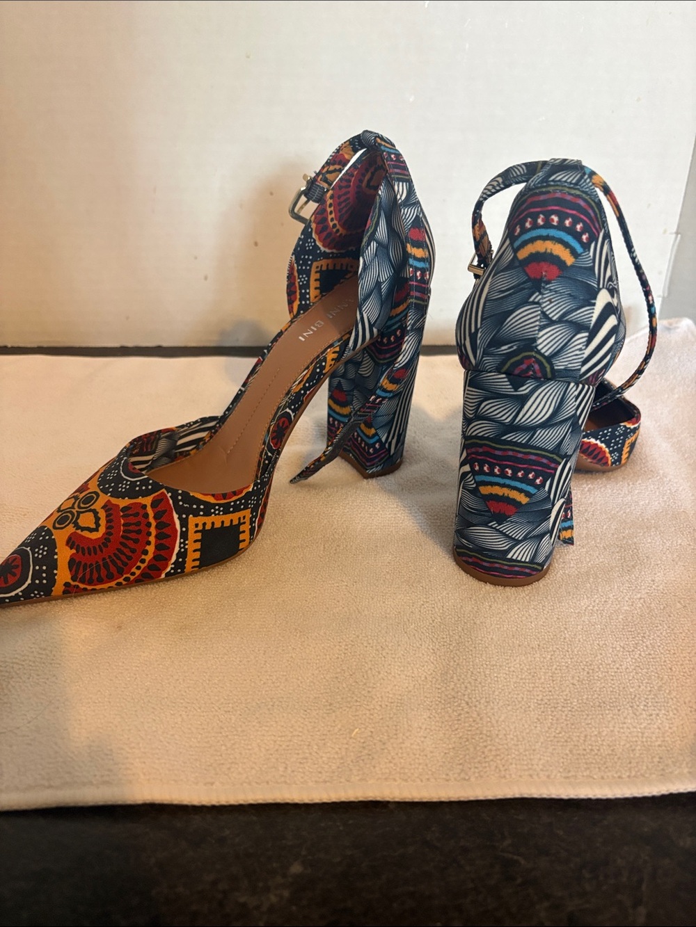 Pointed Multicolor Block Heel Pumps with Ankle Strap Gianni Bini Size 9 GORGEOUS